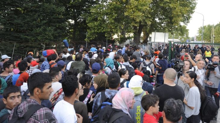Hungary closesd border to Serbia to stop refugee influx