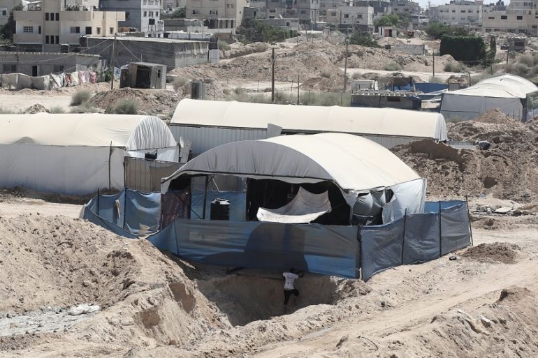 Egypt floods tunnels to the Gaza Strip