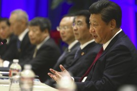 Chinese President Xi Jinping begins talks with a local delegation of officials in Seattle
