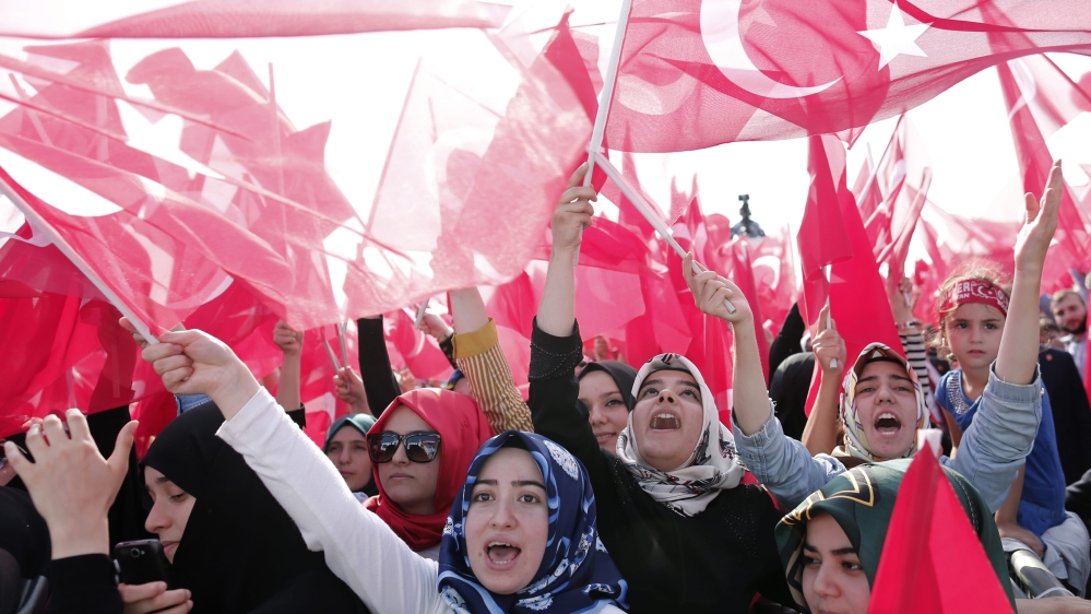 
 According to a recent poll, 40 percent of Turks hold the HDP accountable 'for the chaos that has been going on recently', while 31 percent place the blame on the AK Party [EPA]
