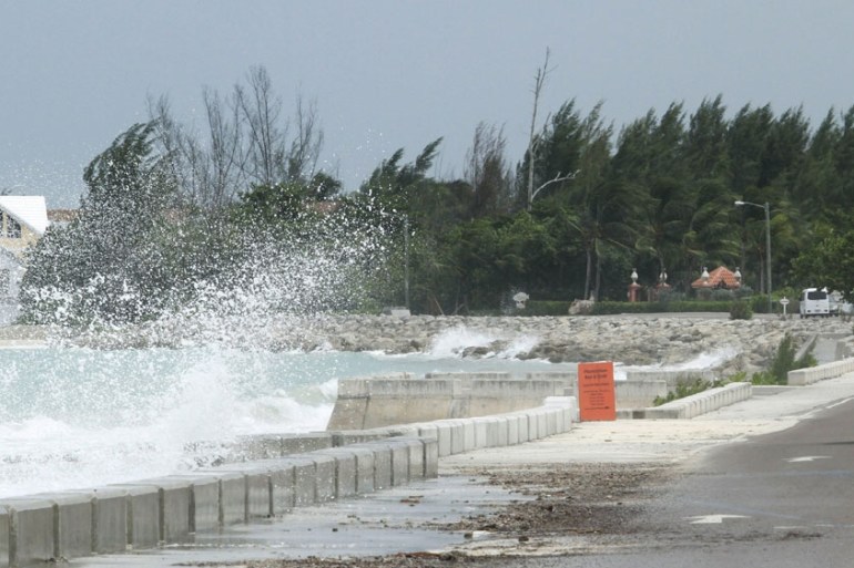 Hurricane Joaquin lashes the Bahamas