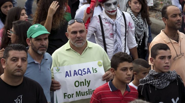 Israeli Arabs take part in a pro-Palestinian rally in the northern Israeli town of Sakhnin