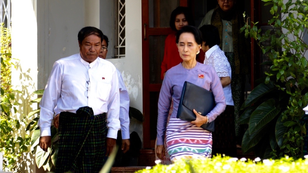 Suu Kyi said that if her party prevails after the November 8 ballot, she will also seek the support of politicians from various parties [Ted Regencia/Al Jazeera]