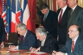 Serbian, Bosnian and Croatian presidents sign the Dayton Accord in Paris on December 14, 1995 [Getty]