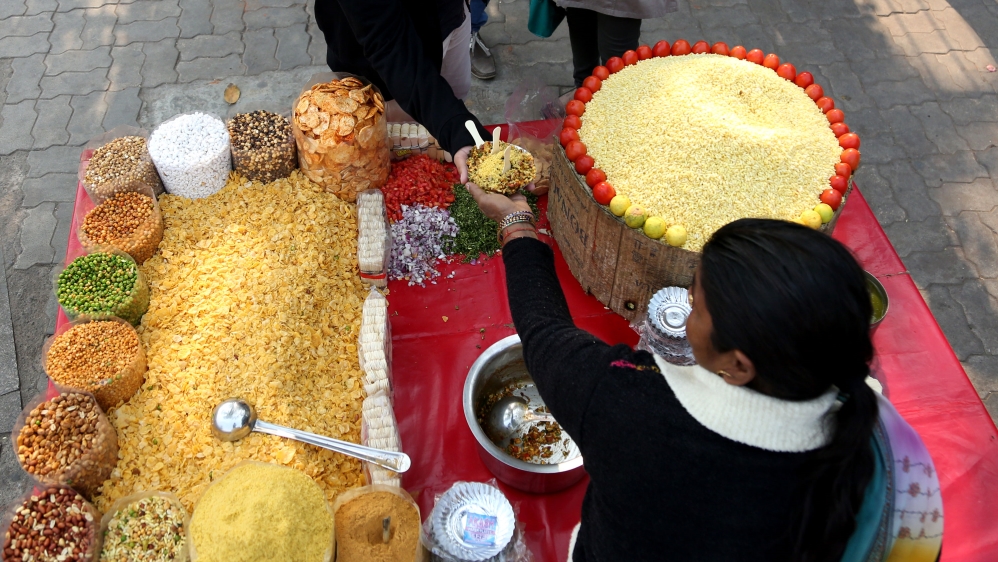 There are an estimated 10 million street vendors in India [Showkat Shafi/Al Jazeera]