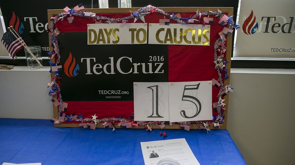 A sign indicates the remaining days until the Iowa Caucus at the Ted Cruz campaign headquarters in Urbandale, Iowa, on Saturday, January 16, 2016 [Al Drago/CQ Roll Call]