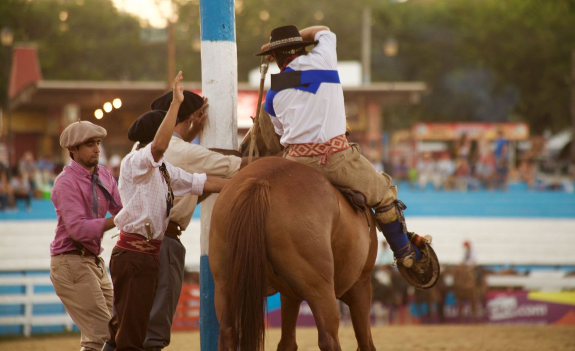 Argentina cowboys/ Please Do Not Use [Lagmi Chavez/Al Jazeera]