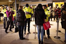 Swedish ID checks in place from Denmark to curb refugee flow