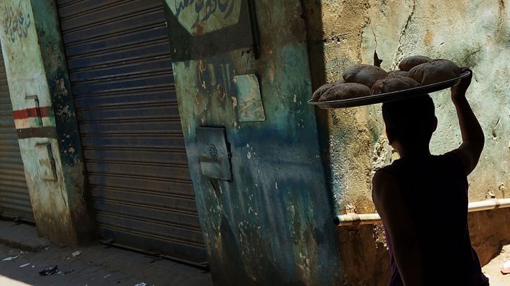 Street Food - Feeding unrest in Cairo: The politics of bread