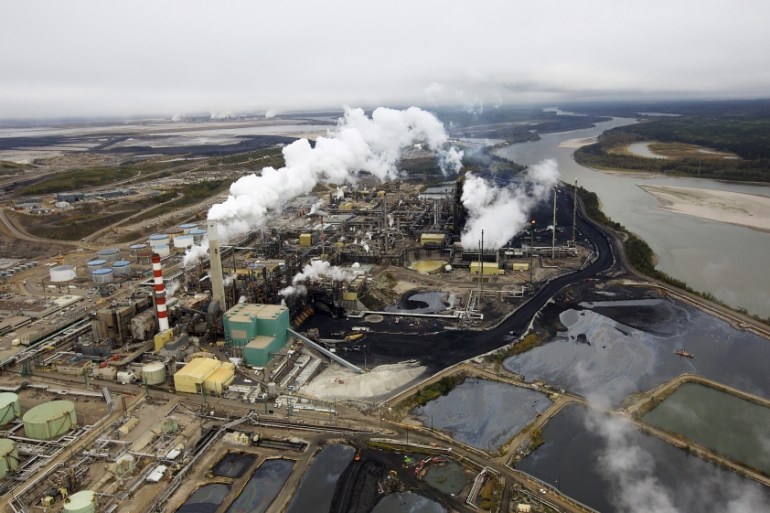 The Suncor tar sands processing plant near the Athabasca River at their mining operations near Fort McMurray, Alberta [REUTERS]