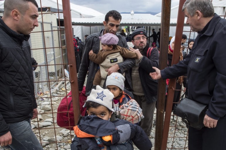 Thousand of refugees continue to pass through Macedonia on their way to EU countries.