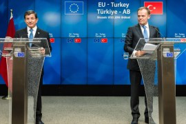 Turkish Prime Minister Ahmet Davutoglu, left, and European Council President Donald Tusk