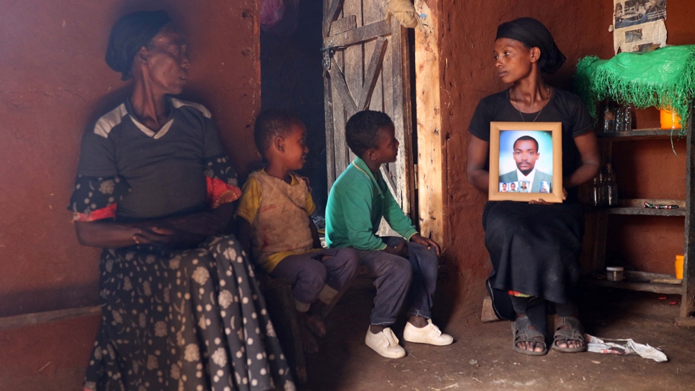 The family of Girma Ragassa, aged 28, who was reportedly killed by security forces in Ambo. [Al Jazeera]