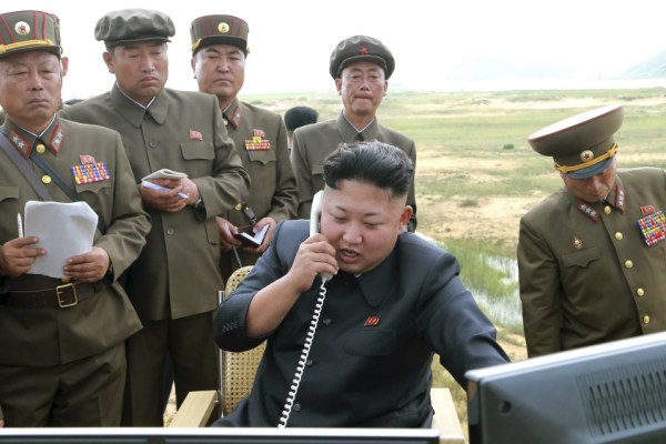 Белият дом предупреди Северна Корея да не продава боеприпаси на