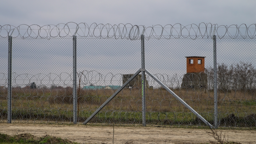 Many refugees have been arrested in Hungary after breaching this fence which is 175 kilometres and spans the Serbian border. [Sorin Furcoi/Al Jazeera]