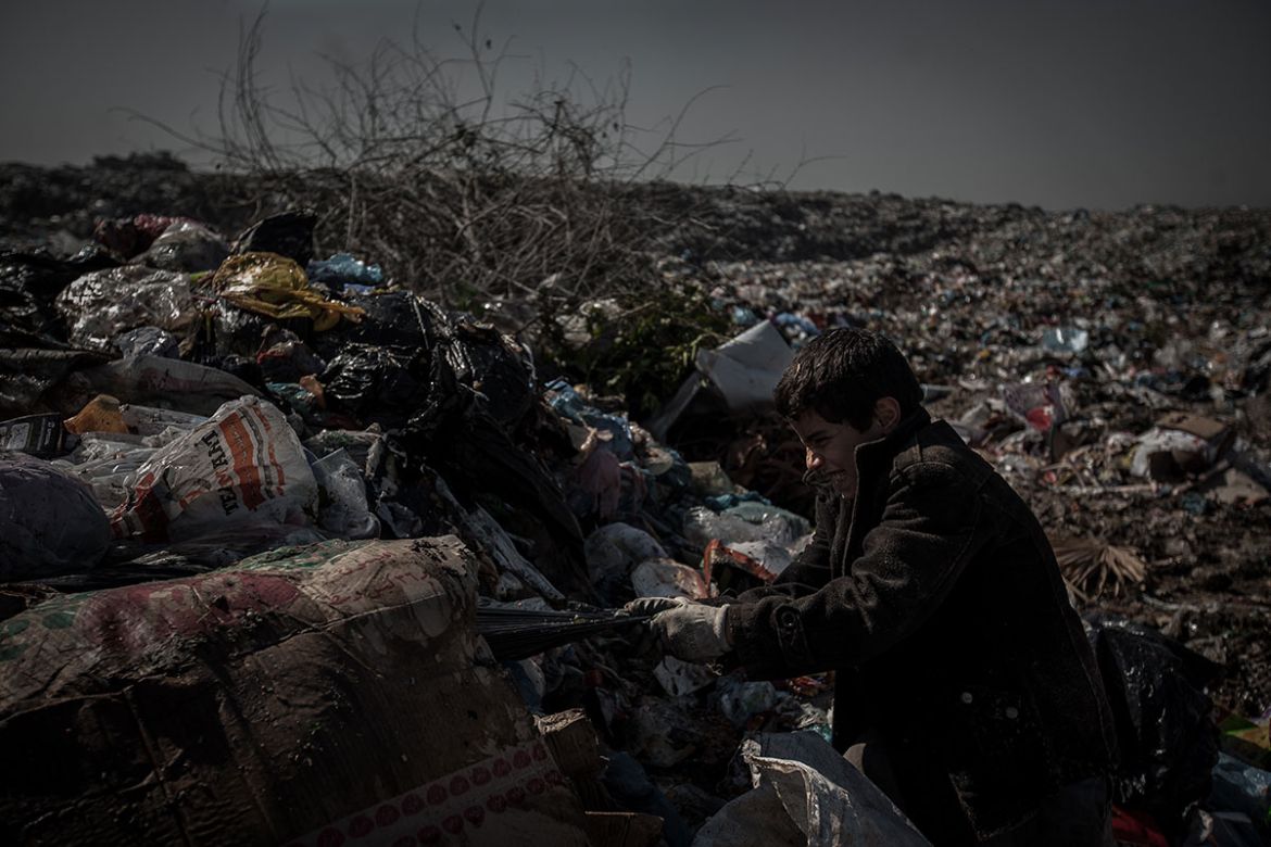 Please Do Not Use/ Iraqi children end up working in a landfill