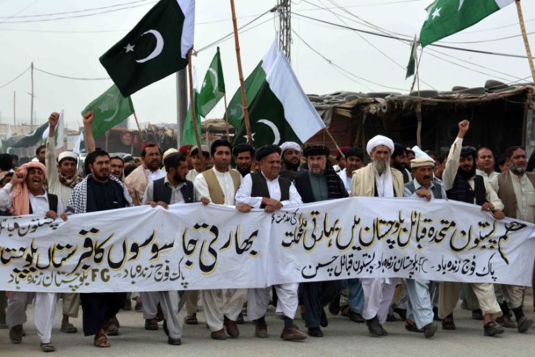 Pakistanis hold a banner reading in Urdu ''Balochistan, the graveyard of Indian spies'' as they protest against India''s intelligence agency (RAW), Chaman [EPA]