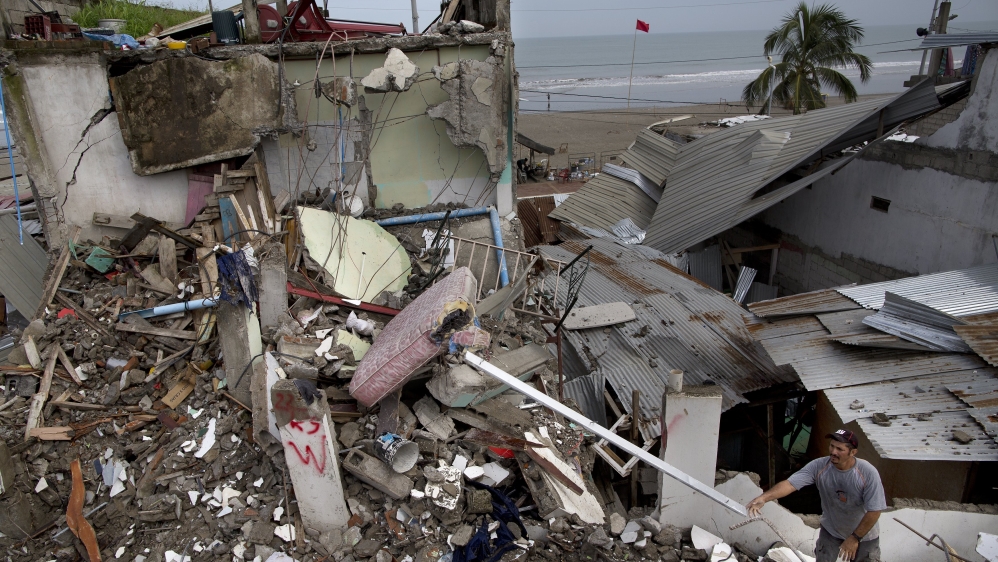 The resort town of Pedernales was destroyed by the earthquake in Ecuador. Officials said the number of people left homeless climbed to more than 25,000 [Rodrigo Abd/The Associated Press]