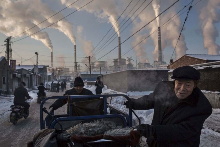 Daily Life, 1st prize singles (Kevin Frayer - China''s Coal Addiction)