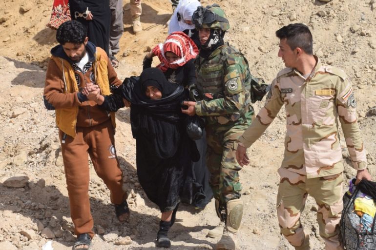 Iraqi Army evacuates citizens afetr recapture of Zangura