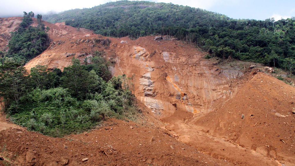 The main landslide site near Aranayake [Sulochana Gamage/Al Jazeera]