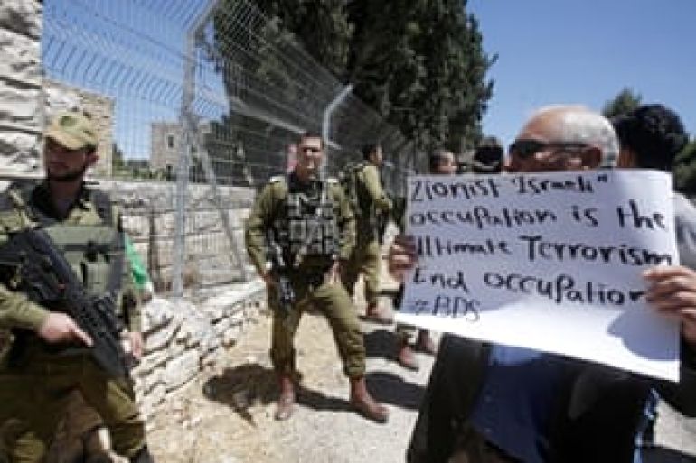 Palestinian and Israeli activists protested against land grabs