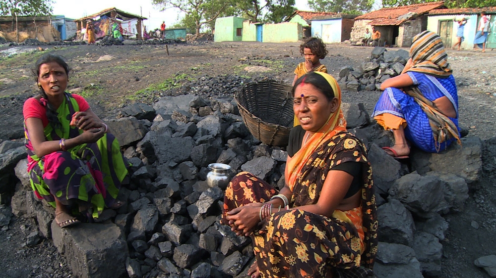 Thousands suffer from toxic fumes as a consequence of coal mining in the Jharia coalfields  [Al Jazeera]