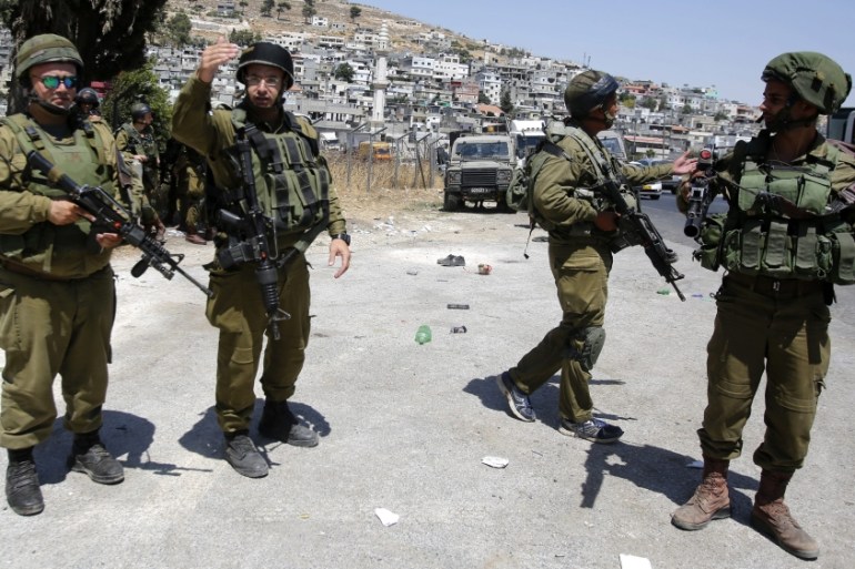 Palestinian shot after stabbing Israeli soldiers