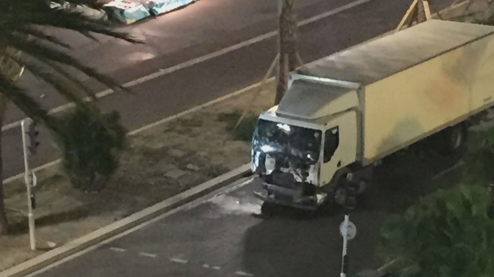 
The lorry on Thursday night rammed into the crowd on the Promenade des Anglais seaside walk in the centre of town [Al Jazeera Screenshot]
