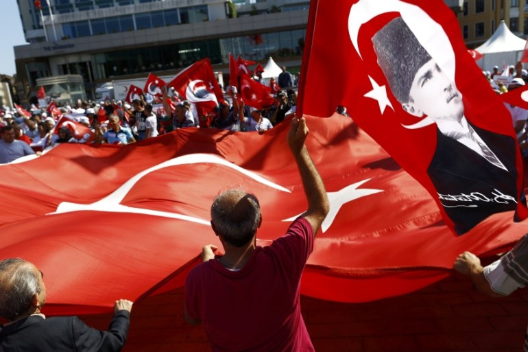 Supporters of various political parties gather in Istanbul''s Taksim Square