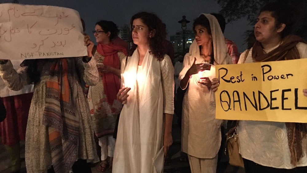 
Women in Karachi gather to protest against the apparent 'honour' killing of Qandeel Baloch [Alia Chughtai/Al Jazeera]
