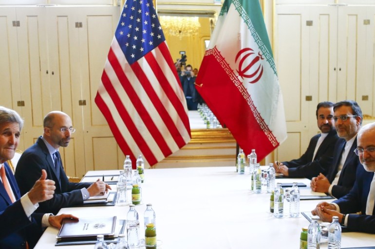 U.S. Secretary of State Kerry and Iran''s Foreign Minister Zarif attend a bilateral meeting in Vienna