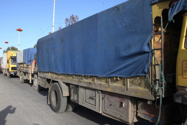 Aid convoy for besieged Syrian towns