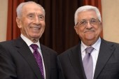 Palestinian President Mahmoud Abbas and Shimon Peres at the World Economic Forum being held in Jordan [EPA]