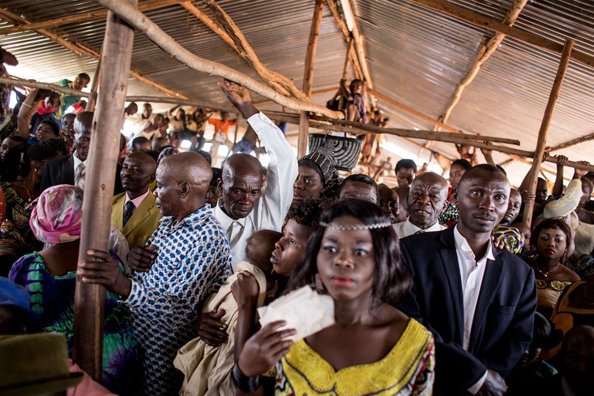Congolese mass marriage / Please Do Not Use