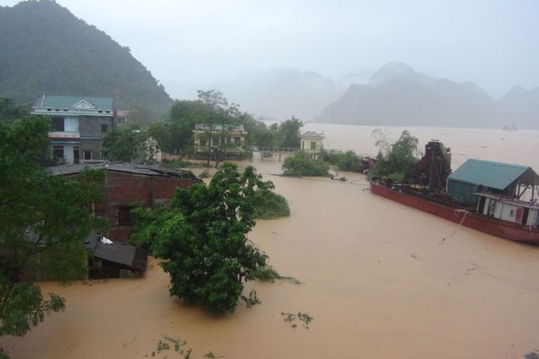 Deadly floods inundate central Vietnam