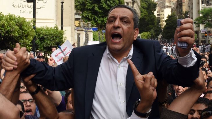 the head of Egypt''s journalists'' Union Yahia Kallash