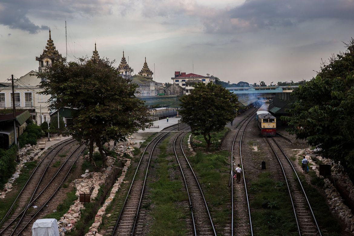 Living in Yangon Central Railway Station / Please Do Not Use
