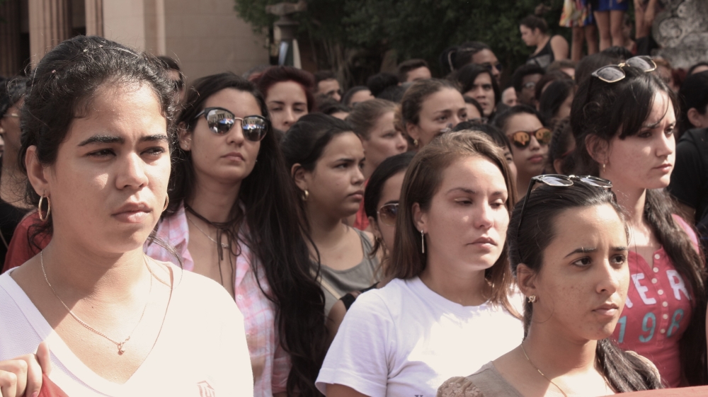 At the University of Havana, students and professors come together to pay tribute to Fidel [Armando Franco/Al Jazeera] 