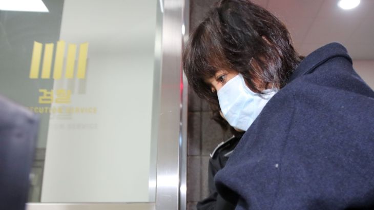 Choi Soon-sil arrives for questioning at a prosecutor''s office in Seoul
