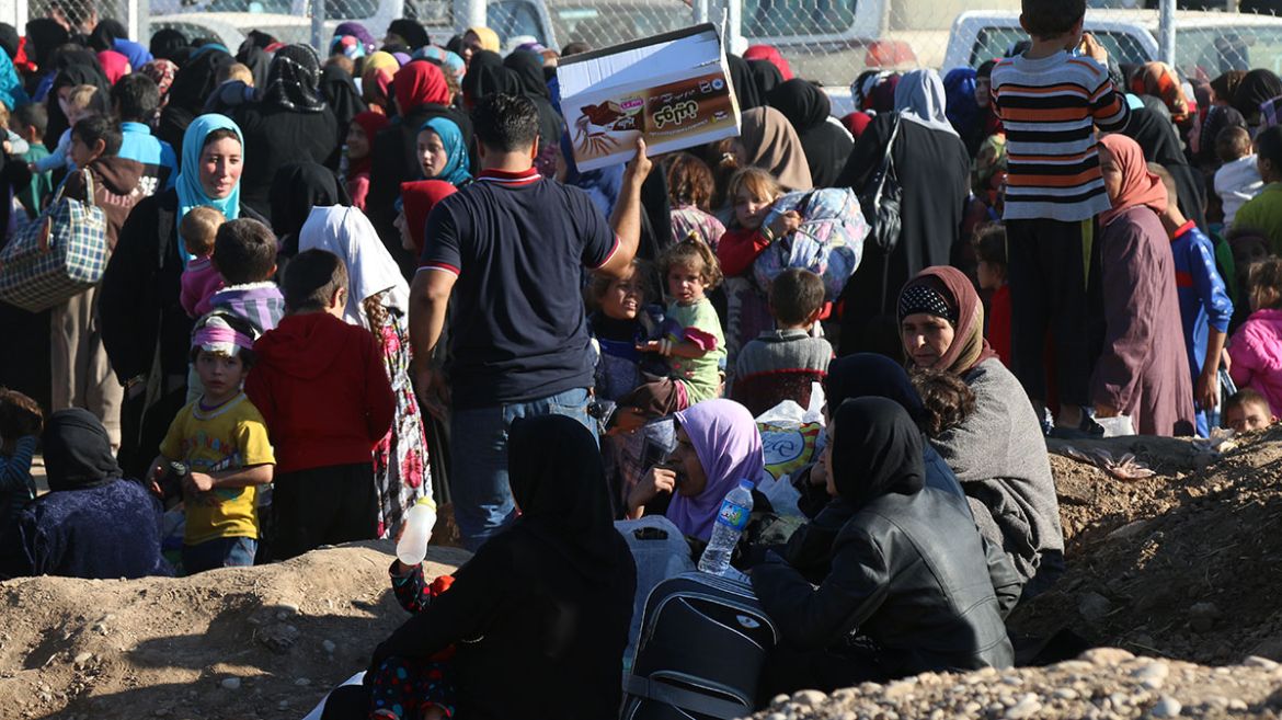 Families fleeing Mosul/Kokejli / Please Do Not Use