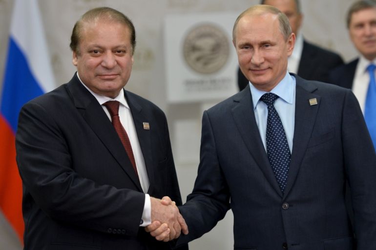 Russia''s President Putin shakes hands with Pakistan''s Prime Minister Sharif during the Shanghai Cooperation Organization (SCO) summit in Ufa
