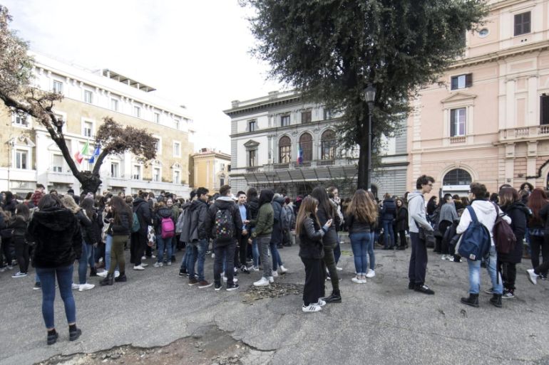 Evacuations in Rome after quake