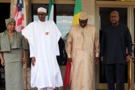 Presidents Johnson-Sirleaf, Buhari, Sall and former Ghanian President Mahama pose for pictures during the special meeting of Ecowas delegations on Gambia election crisis in Abuja