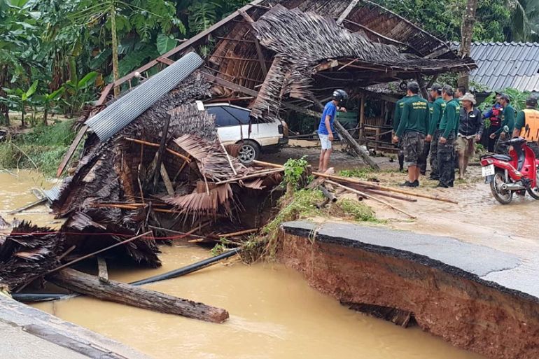Severe flooding leaves 30 dead in southern Thailand