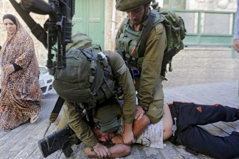 Scuffels between Israeli soldiers and Palestinians in Hebron