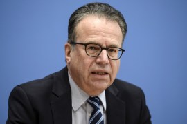 German Interior Minister de Maiziere presents asylum seekers number for 2016