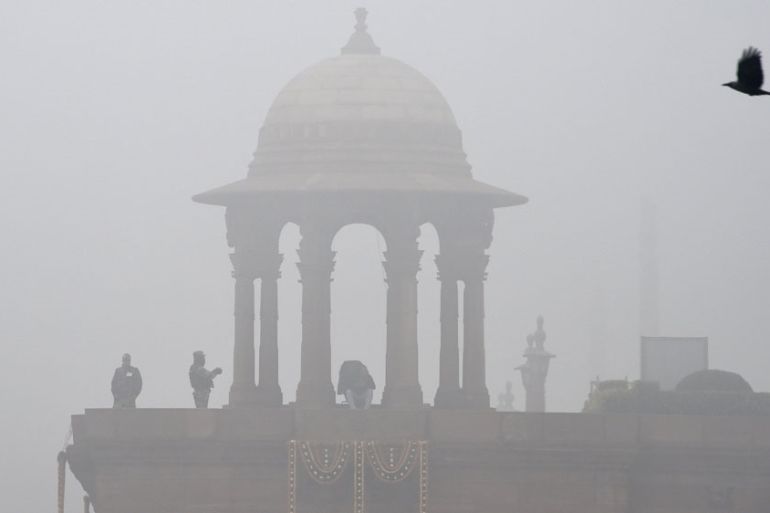 Cold and foggy weather lingers over northern India