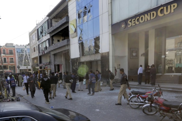 Bomb blast in Lahore kills 8 people, injures more than 30 people