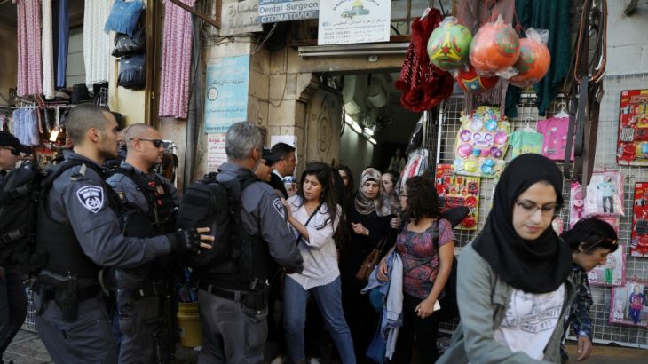 Palestinian women clash with Israeli police in Jerusalem